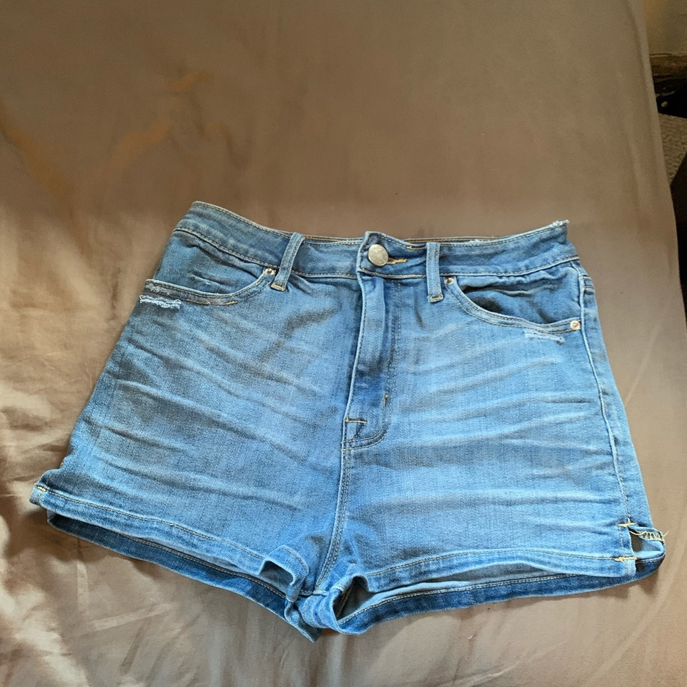 BDG medium wash shorts